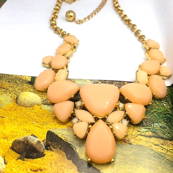 Kate Spade β οΈ Peach Natural Color Statement Necklace. Kate Spade β οΈ jewelry